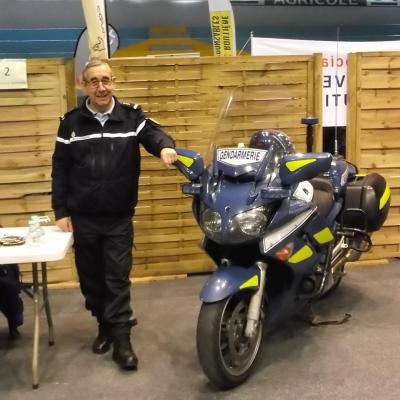 Le gendarme et sa moto