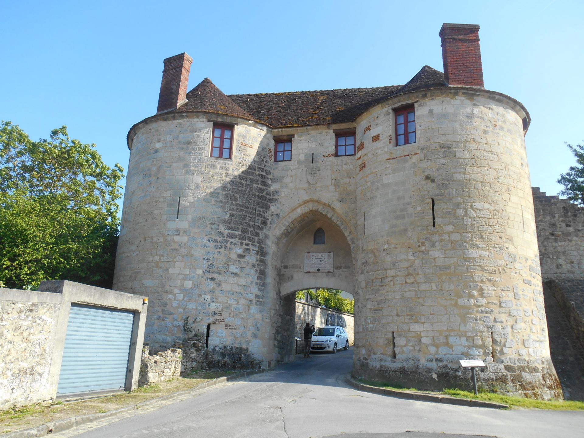 LA PORTE SAINT PIERRE